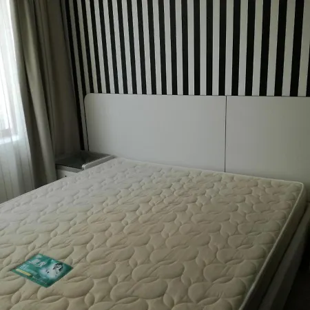 Apartment Rich