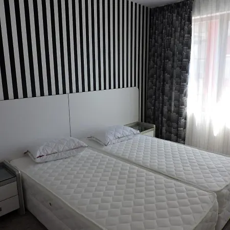 Rich Apartment *